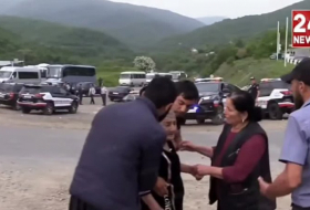    96 yaşlı erməni aksiyada döyüldü    - VİDEO      